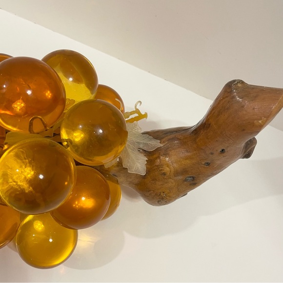 Vintage lucite grapes - Picture 2 of 6